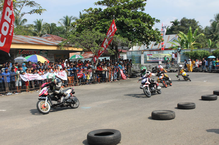 300 Starter Riau dan Padang berpacu di ajang NHK Corsa Matic Race Seri 2, akhir pekan lalu