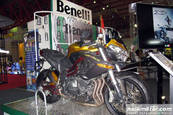 Benelli-Cafe-Racer-IIMS-2015