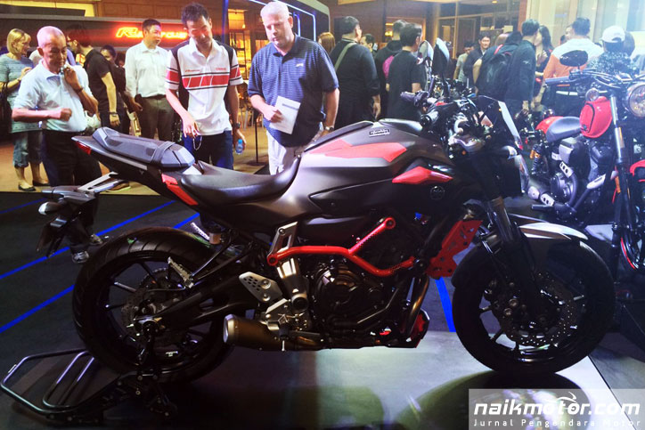 Yamaha-MT07-Moto-Cage-BMF-2016