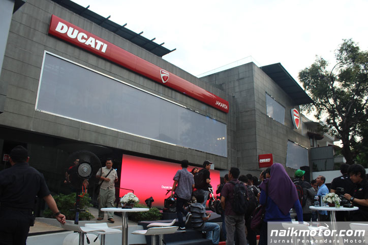 Flagship-Store-Ducati_1