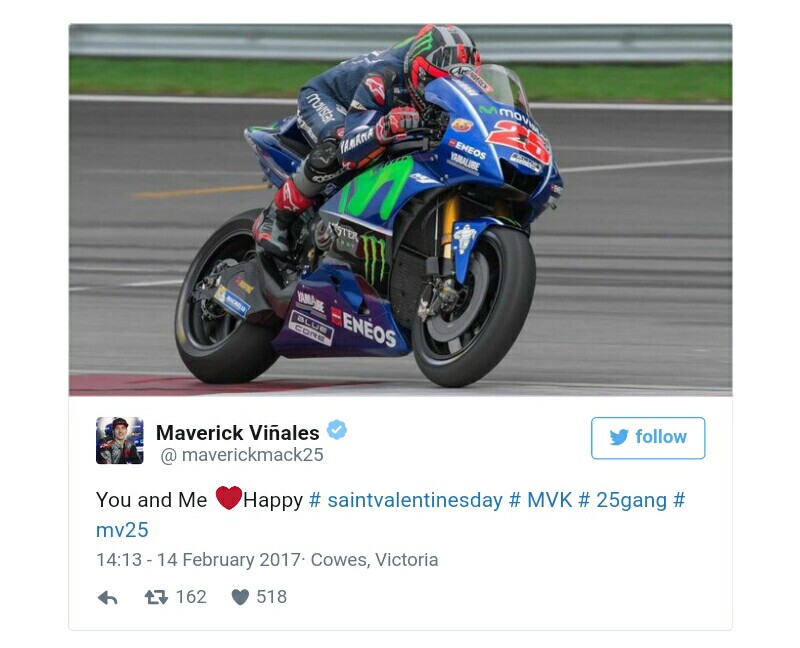 Hari yang dirayakan dengan mengungkapkan kasih sayang. Tak terkecuali para Pembalap kelas dunia. Dan beginilah gaya Pembalap MotoGP 2017 rayakan Hari Valentine.