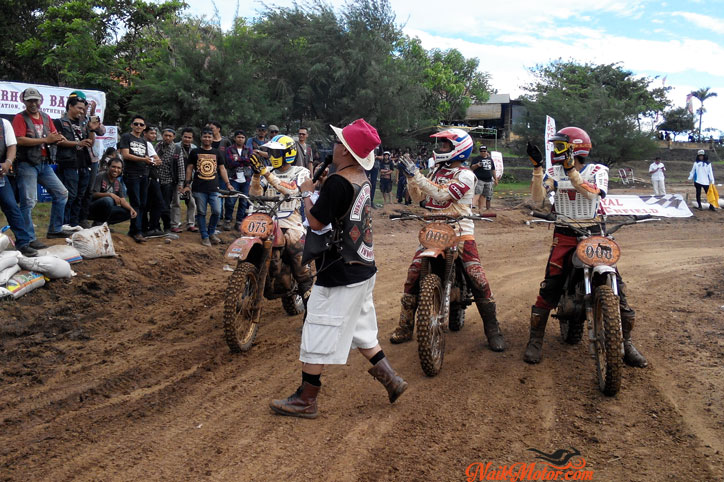 Aksi Geng Tril Tua di Dirt Bike Race Bali Naik Motor Jurnal