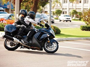 Boncenger, Berikut Cara Berboncengan Yang Benar