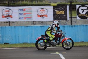 CB100 Bikin Heboh Sentul CB100 Bikin Heboh Sentul