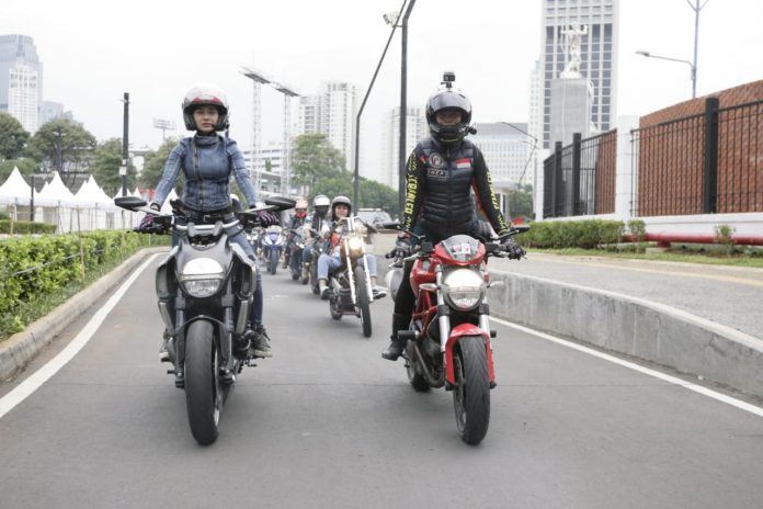 Kemeriahan Malam Minggu di IIMS Motobike