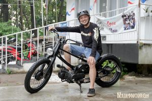 Eza Yayang, Bintang Tukang Ojek Pengkolan yang Suka Custom Motor 