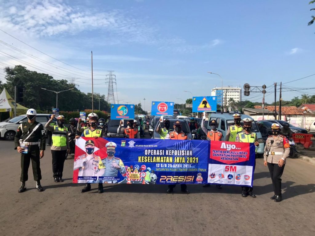 Polda Metro Jaya Gelar Operasi Keselamatan Sahur On The Road Dilarang Naik Motor Jurnal