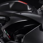 Black On Black Livery, Warna Baru Ducati Panigale V2 2024