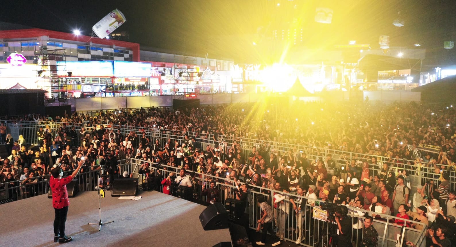 Konser Musik Jakarta Fair 2023 Pekan ke-4, Ada Raisa dan JKT48 - Naik ...