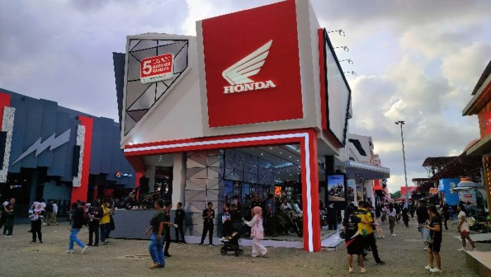 Mampir ke Booth Motor Honda di Jakarta Fair 2024 Dijamin Hepi!