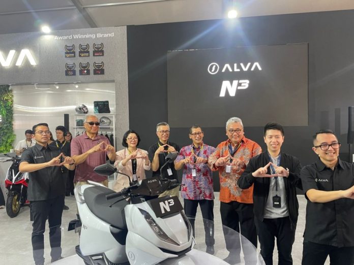 ALVA Luncurkan 3 Lini Sekaligus di GIIAS 2024, Perkuat Ekosistem Listrik Dengan ALVA Boost Charge Station