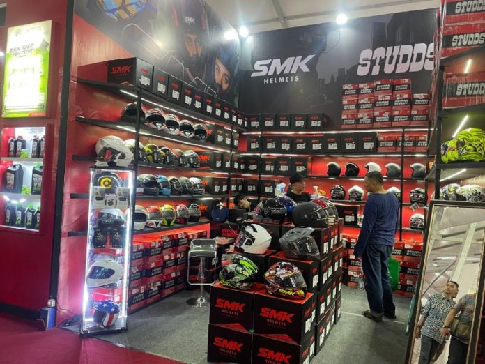 SMK Helmet dan Studds Pangkas Harga Hingga 20% Selama Pameran GIIAS 2024