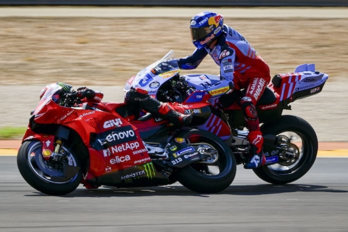 Bagnaia dan Alex Marquez crash.