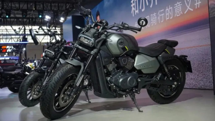 Benelli Leoncino Bobber 402 2025, Gaya Cruiser Italia yang Gunakan Mesin V-Twin