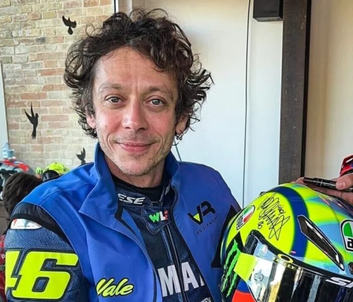 Valentino Rossi lelang helm