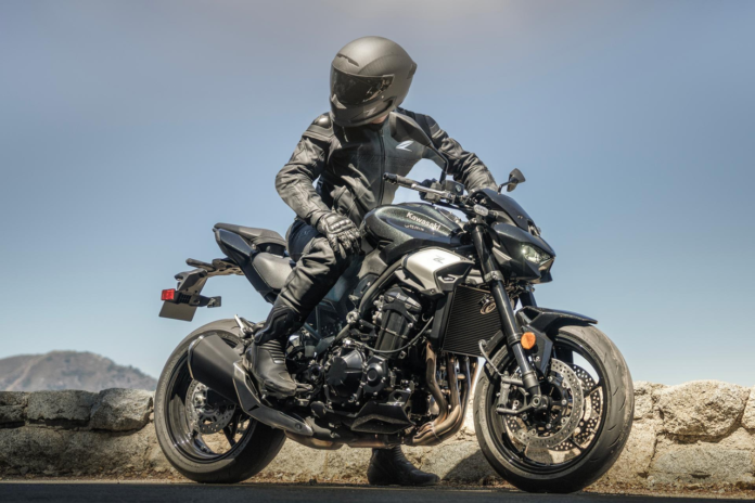 Kawasaki Z900 MY25 Hadir dengan Teknologi dan Desain Gahar