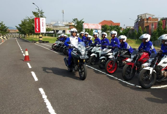 Begini Teknik Pengereman Motor Benar, Biar Aman di Jalan